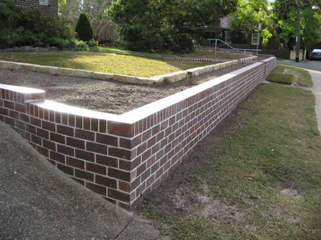 Retaining wall construction in Sydney